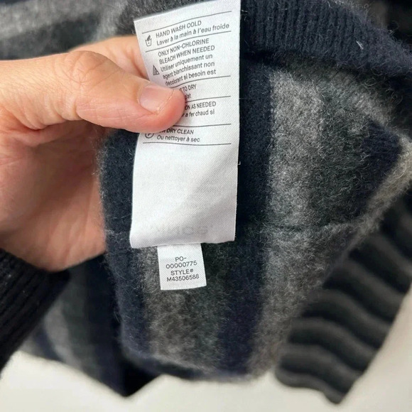 Vince cashmere stripes v neck sweater - Picture 8 of 12